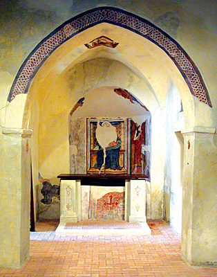 Interno della Chiesa di San Vito con affreschi